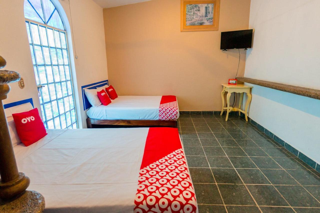 Hotel Isis Сиуатанехо Экстерьер фото