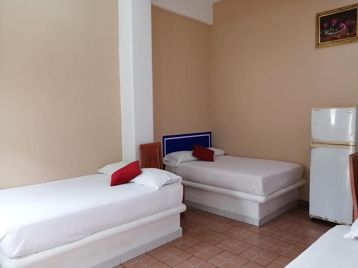 Hotel Isis Сиуатанехо Экстерьер фото